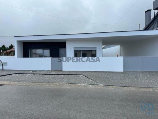 Habitação T3 em Monte Redondo e Carreira de 187,00 m²