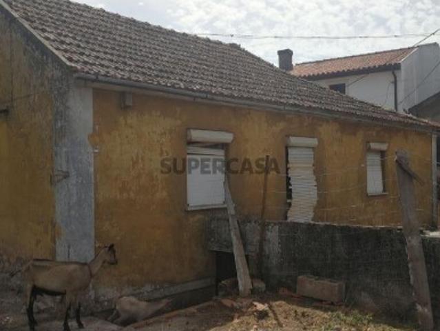 Habitação T4 em São Miguel, Santa Eufémia e Rabaçal de 340,00 m²