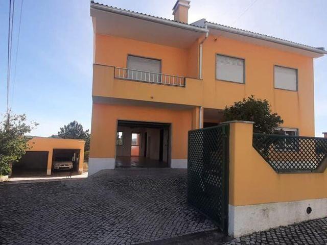 Habitação T4 em Santa Maria, São Pedro E Matacães de 305,00. 305m² Torres vedras santa maria do castelo e são miguel