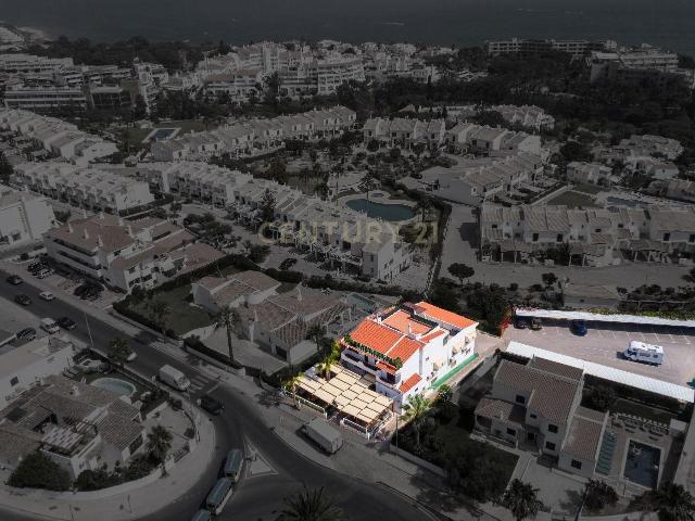 Habitação com Restaurante e Terreno a 500m da praia Albufeira