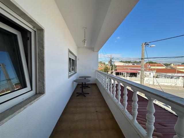 Habitação e Comércio Aroeira 209m² Charneca de caparica