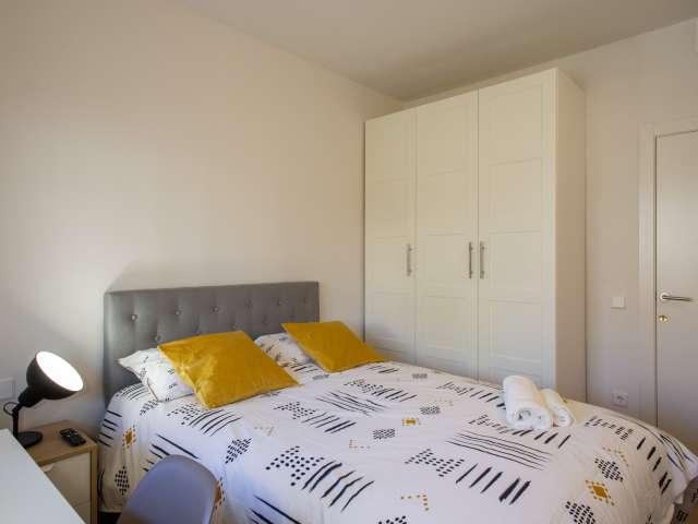 Habitación moderna en alquiler en el apartamento de 5 dormitorios, La Dreta