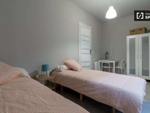 Habitación moderna en apartamento de 5 dormitorios en L'Eixample, Valencia