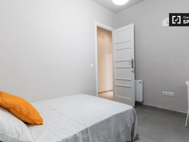 Habitación moderna en apartamento de 5 dormitorios en L'Eixample, Valencia
