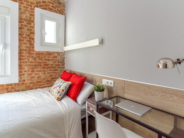 Habitación moderna y céntrica en Mesón de Paredes