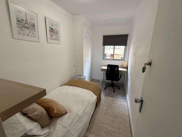 Habitación Moderna y Renovada en la Vibrante Málaga