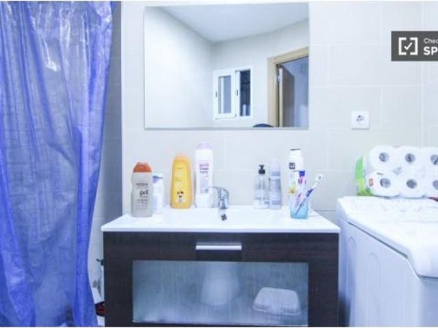 Habitación acogedora con calefacción en piso compartido, Benimaclet