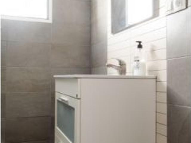 Habitación acogedora con calefacción en piso compartido, Benimaclet