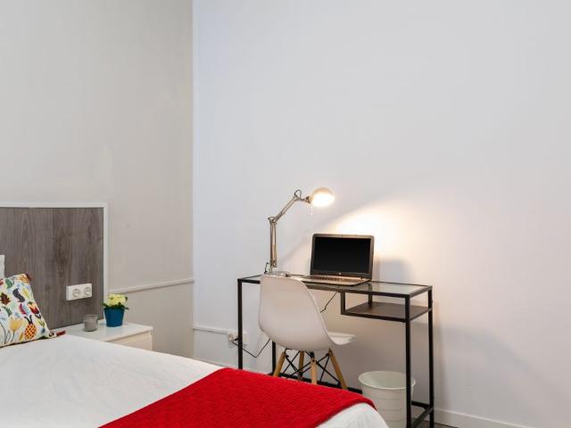 Habitación acogedora en la calle Balmes