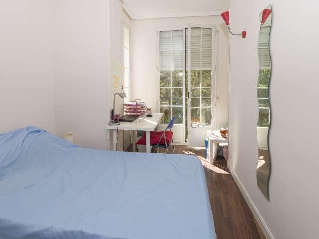 Habitación acogedora en piso compartido en Delicias, Madrid