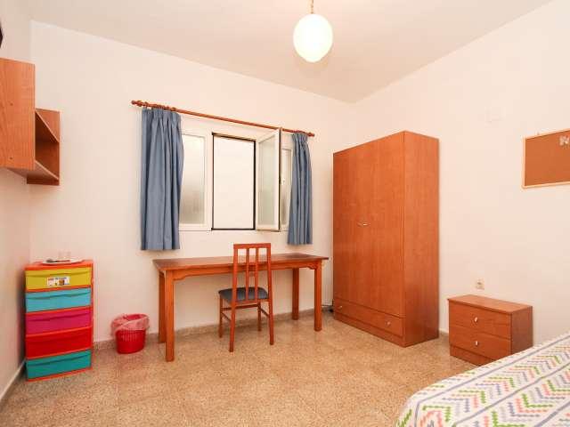 Habitación acogedora en piso compartido en Los Pajaritos, Granada