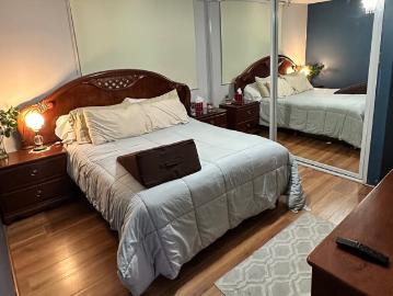 Habitacion amueblada con baño privado