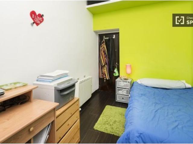 Habitación amueblada con escritorio en piso compartido, Puerta del Ángel