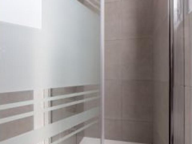 Habitación amueblada en un apartamento de 6 dormitorios, L' Eixample