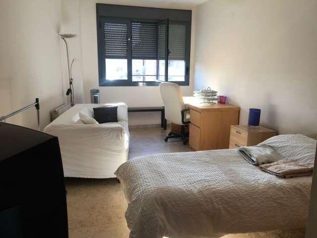 Habitación amueblada en apartamento de 4 dormitorios, Benimaclet, Valencia