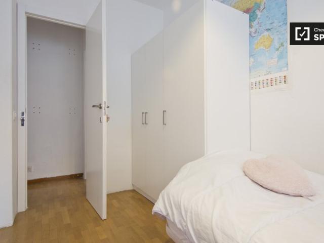 Habitación amueblada en apartamento de 6 dormitorios en Chueca, Madrid