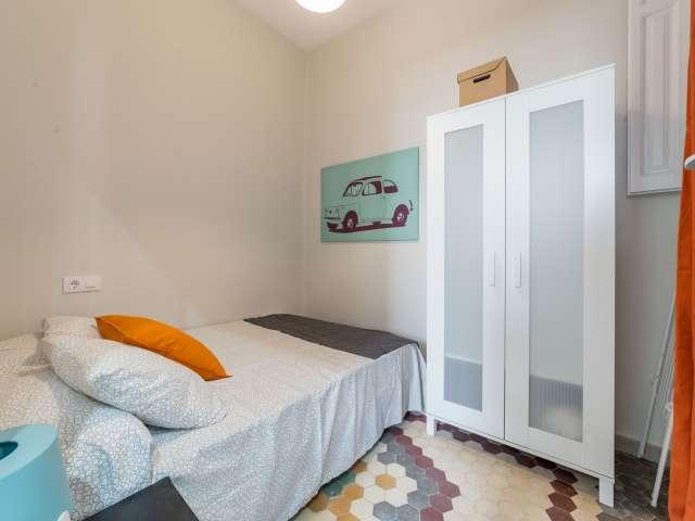 Habitación amueblada en apartamento de 6 dormitorios, L'Eixample, Valencia