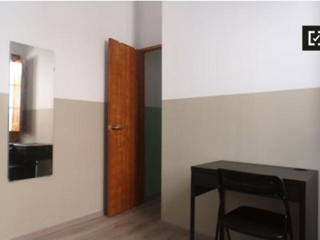 Habitación amueblada en apartamento de 3 dormitorios en El Raval, Barcelona