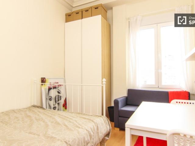 Habitación en piso compartido de 5 habitaciones en Russafa, Valencia