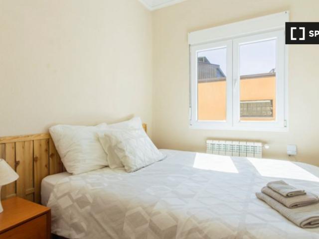 Habitación amueblada en piso compartido en Prosperidad, Madrid