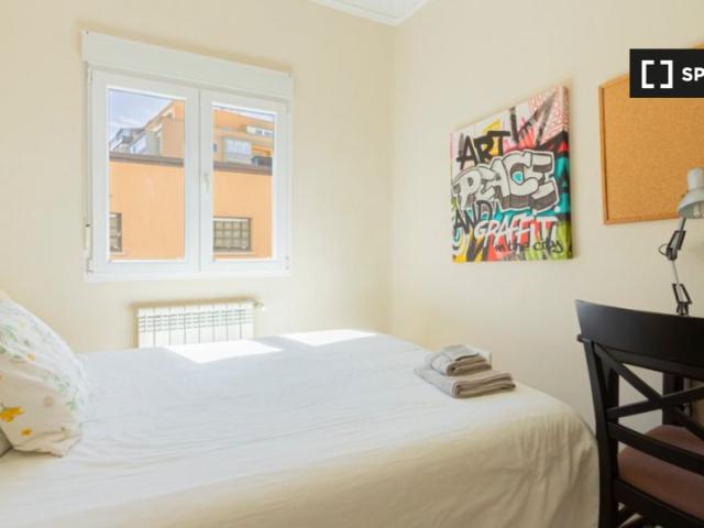 Habitación amueblada en piso compartido en Prosperidad, Madrid