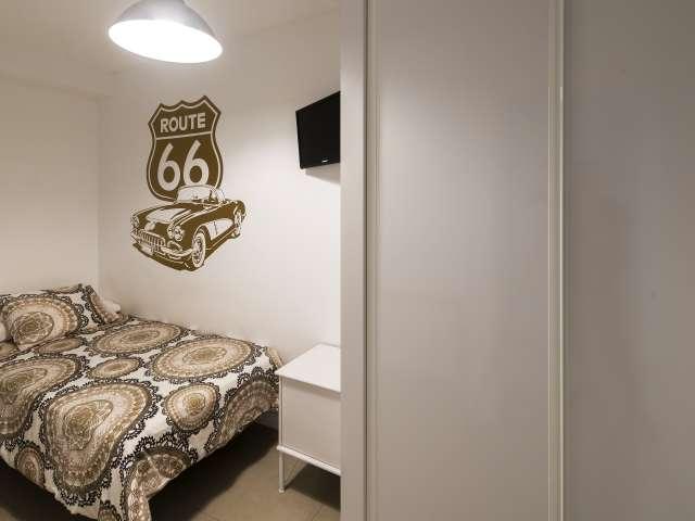Habitación amueblada en piso compartido en Puerta del Sol, Madrid