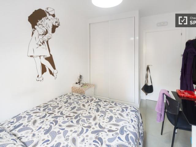 Habitación amueblada en piso compartido en Puerta del Sol, Madrid