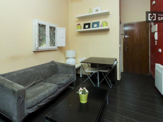 Habitación amueblada en piso compartido Puerta del Ángel, Madrid