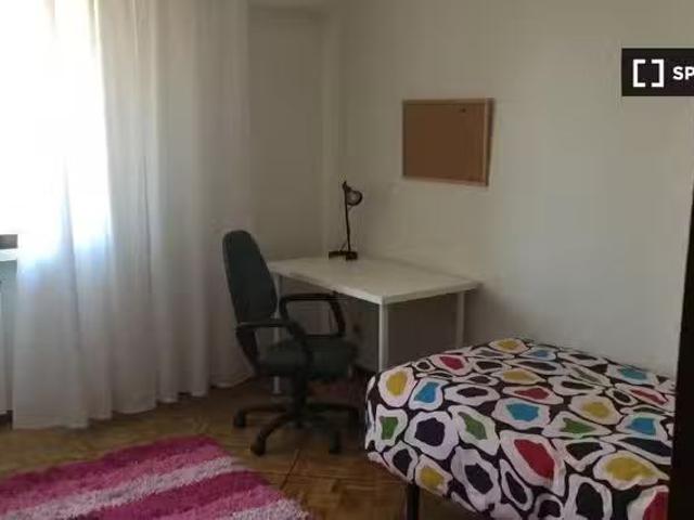 Habitación amueblada en piso en Pozuelo de Alarcón, Madrid