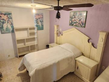 Habitación amueblada para chica