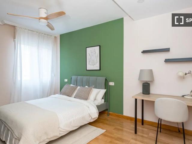 Habitación en un piso compartido de 10 habitaciones en alquiler en Piovera, Madrid