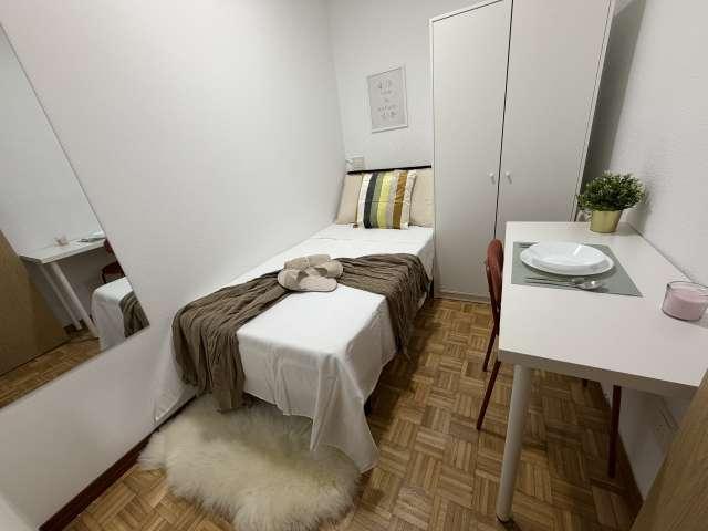 Habitación compartida de 7 habitaciones en alquiler en Vista Alegre, Madrid