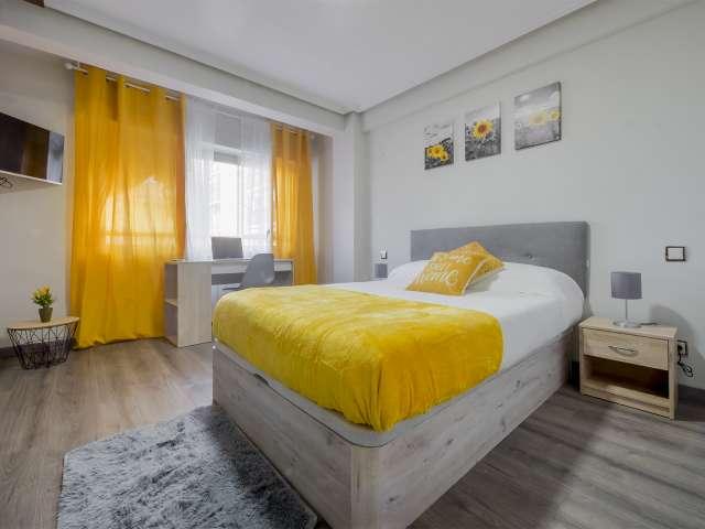Habitación compartida de 5 habitaciones en Cuatro Caminos, Madrid