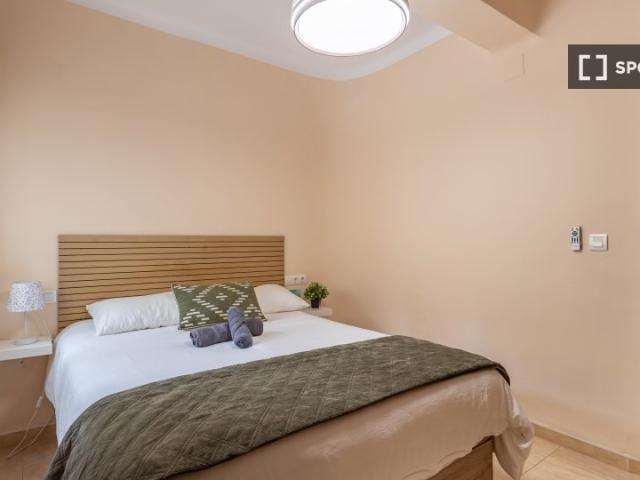 Habitación compartida de 6 habitaciones en Camino de Ronda, Granada
