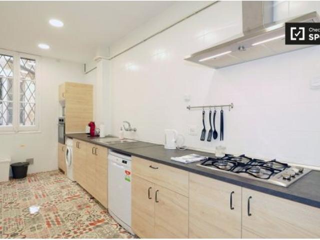 Habitación compartida decorada con parejas permitidas en piso compartido, Gràcia