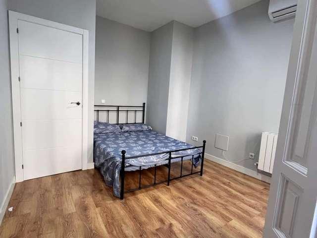 Habitación compartida en alquiler en Embajadores, Madrid