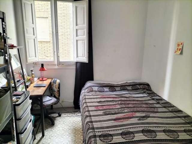 Habitación compartida en alquiler en Embajadores, Madrid