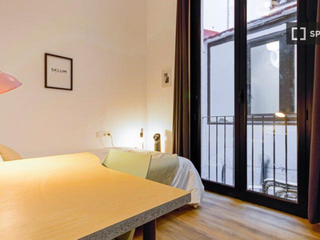 Habitación compartida en piso de 9 habitaciones en El Gòtic, Barcelona