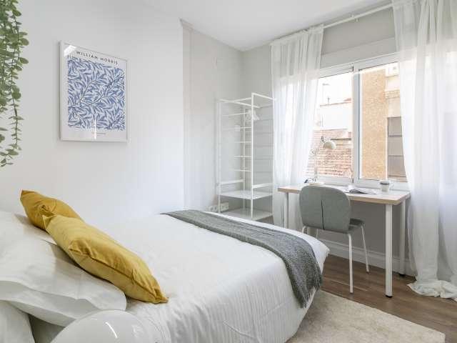 Habitación compartida en un piso de 6 habitaciones en Alicante