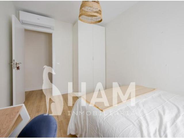 Habitación con terraza y baño privados en C/ Rioja, 26