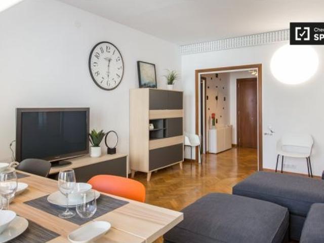 Habitación con baño en apartamento de 4 dormitorios en el Eixample