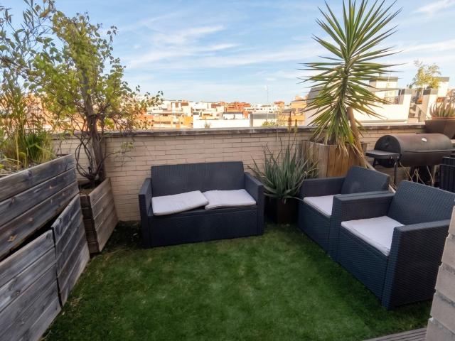 HABITACIÓN CON BAÑO PRIVADO Y TERRAZA DE USO PRIVADO