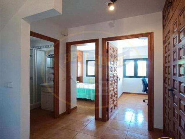 HABITACIÓN CON ESTUDIO PRIVADO EN SAN ANTÓN – CUENCA CAPITAL