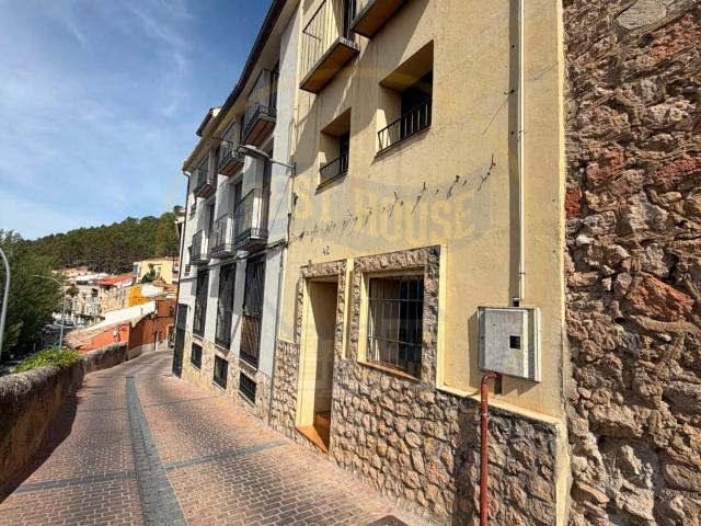 HABITACIÓN CON ESTUDIO PRIVADO EN SAN ANTÓN – CUENCA CAPITAL