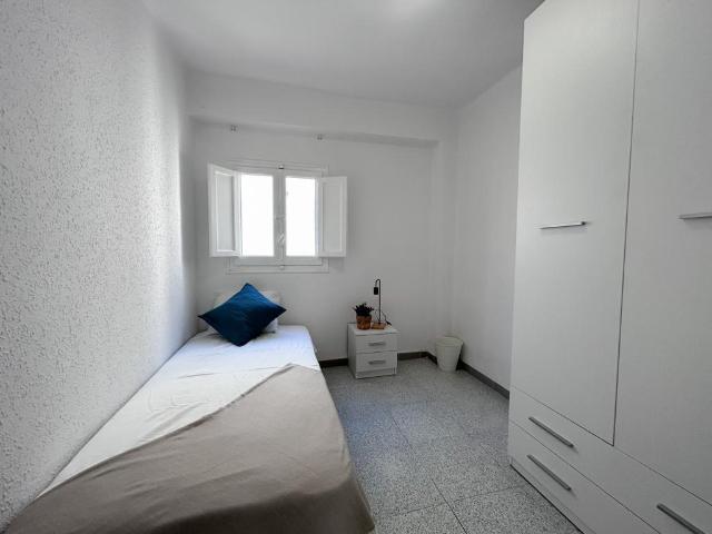 HABITACIÓN DE ALQUILER EN PUZOL!