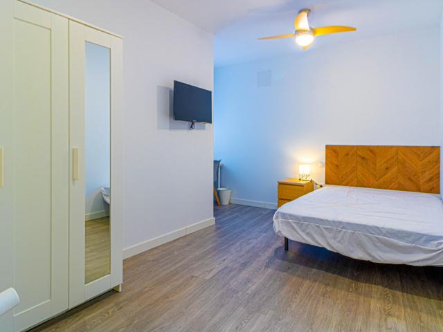 HABITACION DE 20 M2 CON BAÑO PROPIO SOLO PARA FUNCIONARIOS