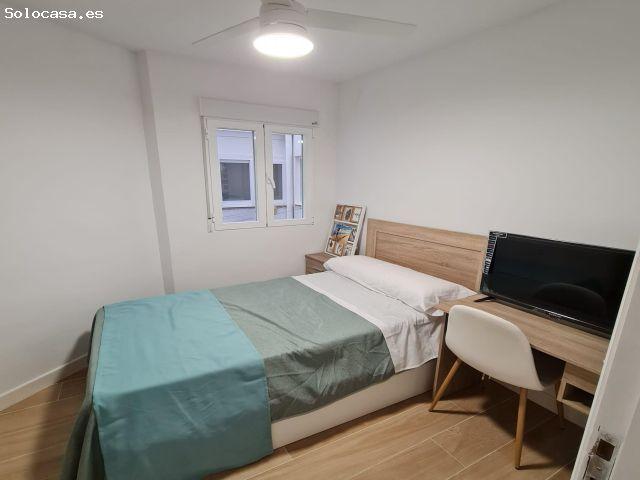 ¡HABITACIÓN DISPONIBLE EN EL CENTRO DE GRANADA!