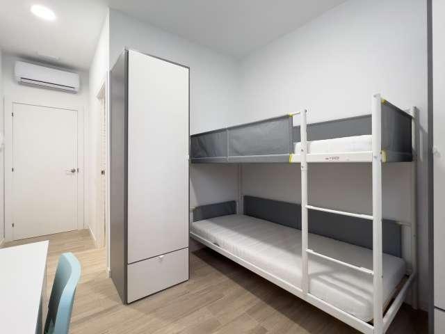 Habitación doble compartida en residencia de estudiantes para alquilar en Barcelona