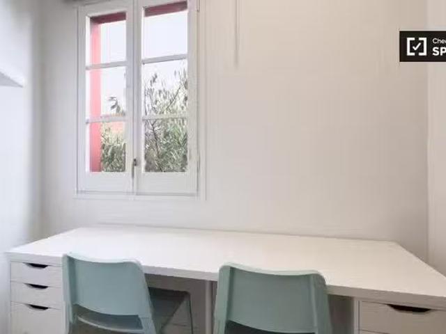Habitación doble compartida en residencia de estudiantes para.