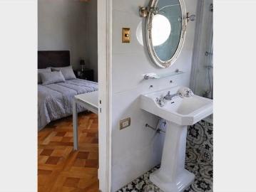 Habitación doble con terraza privada y baño en suite. Metro Bellas Artes